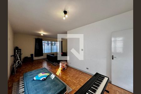 Casa à venda com 231m², 3 quartos e 4 vagasSala