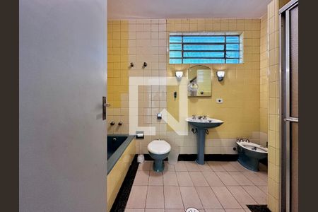 Casa à venda com 231m², 3 quartos e 4 vagasBanheiro Suíte