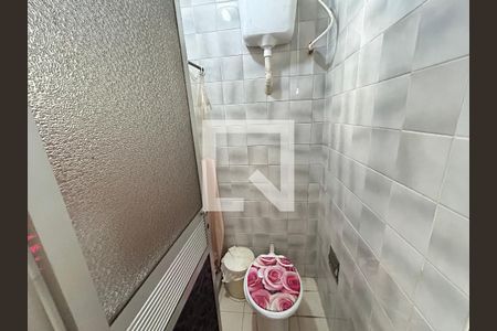 Casa à venda com 150m², 4 quartos e 4 vagasBanheiro da área de serviço