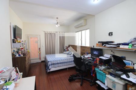 Casa à venda com 150m², 4 quartos e 4 vagasSuíte 3