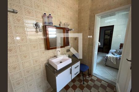 Casa à venda com 150m², 4 quartos e 4 vagasBanheiro