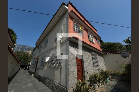 Casa à venda com 150m², 4 quartos e 4 vagasFachada