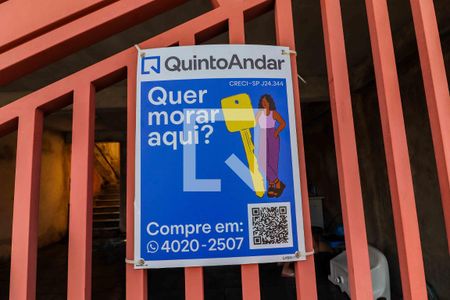 Casa à venda com 102m², 3 quartos e 2 vagas Casa à venda com 102m², 3 quartos e 2 vagasFachada