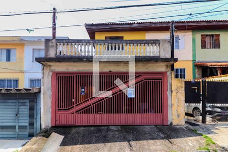 Casa à venda com 102m², 3 quartos e 2 vagas Casa à venda com 102m², 3 quartos e 2 vagasFachada