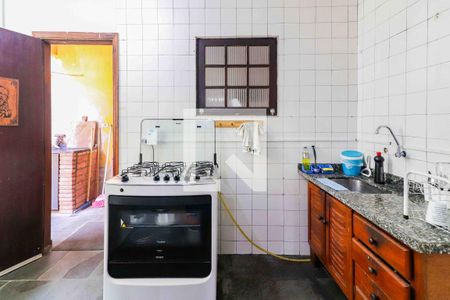 Casa à venda com 102m², 3 quartos e 2 vagas Casa à venda com 102m², 3 quartos e 2 vagasCozinha