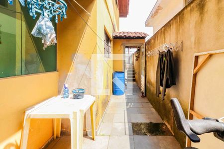 Casa à venda com 102m², 3 quartos e 2 vagas Casa à venda com 102m², 3 quartos e 2 vagasQuintal / Churrasqueira