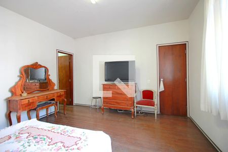 Casa à venda com 174m², 5 quartos e 4 vagasSuite