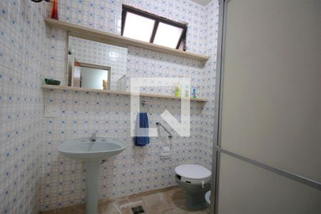 Casa à venda com 174m², 5 quartos e 4 vagasBanheiro 2