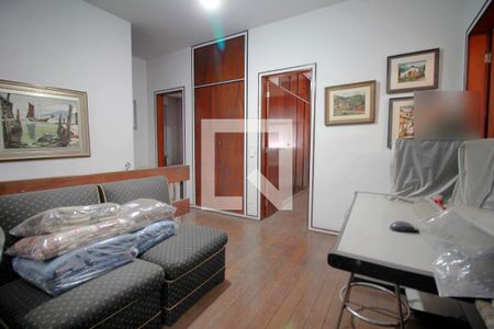 Casa à venda com 174m², 5 quartos e 4 vagasSala de Estar