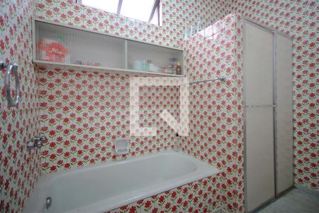 Casa à venda com 174m², 5 quartos e 4 vagasBanheiro