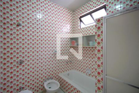 Casa à venda com 174m², 5 quartos e 4 vagasBanheiro