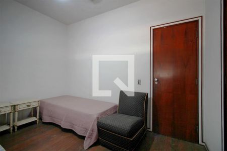 Casa à venda com 174m², 5 quartos e 4 vagasQuarto 2