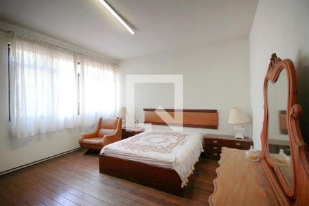 Casa à venda com 174m², 5 quartos e 4 vagasSuite