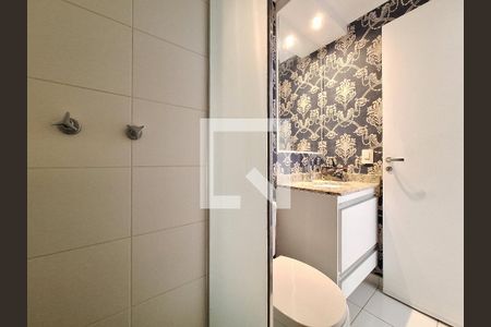 Apartamento à venda com 66m², 2 quartos e 1 vaga Apartamento à venda com 66m², 2 quartos e 1 vagaBanheiro da Suíte