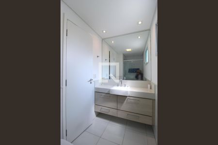 Apartamento para alugar com 130m², 3 quartos e 3 vagasBanheiro da Suíte