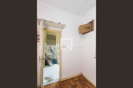 Apartamento à venda com 67m², 3 quartos e sem vaga Apartamento à venda com 67m², 3 quartos e sem vagaQuarto de Serviço