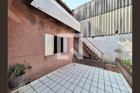 Casa à venda com 250m², 3 quartos e 4 vagas Casa à venda com 250m², 3 quartos e 4 vagasQuintal