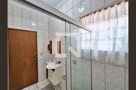 Casa à venda com 250m², 3 quartos e 4 vagas Casa à venda com 250m², 3 quartos e 4 vagasBanheiro Social