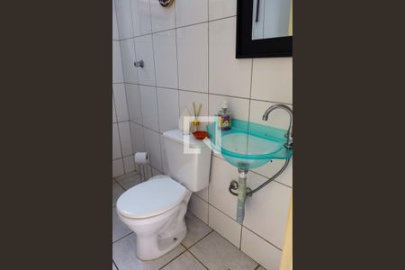 Casa à venda com 198m², 4 quartos e 4 vagas Casa à venda com 198m², 4 quartos e 4 vagasLavabo