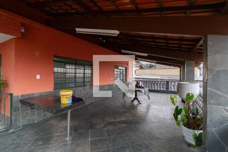 Casa à venda com 238m², 6 quartos e 5 vagas Casa à venda com 238m², 6 quartos e 5 vagasÁrea externa