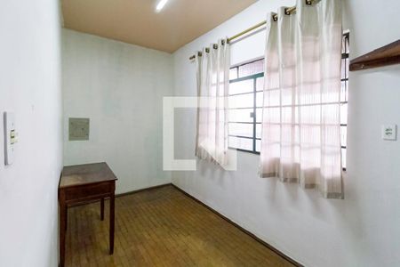 Casa à venda com 238m², 6 quartos e 5 vagas Casa à venda com 238m², 6 quartos e 5 vagasQuarto 4