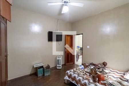 Casa à venda com 238m², 6 quartos e 5 vagas Casa à venda com 238m², 6 quartos e 5 vagasQuarto 3