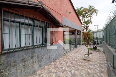 Casa à venda com 238m², 6 quartos e 5 vagas Casa à venda com 238m², 6 quartos e 5 vagasFachada