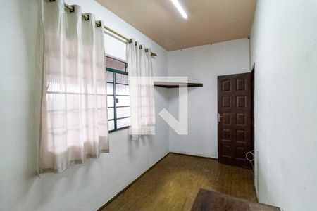 Casa à venda com 238m², 6 quartos e 5 vagas Casa à venda com 238m², 6 quartos e 5 vagasQuarto 4