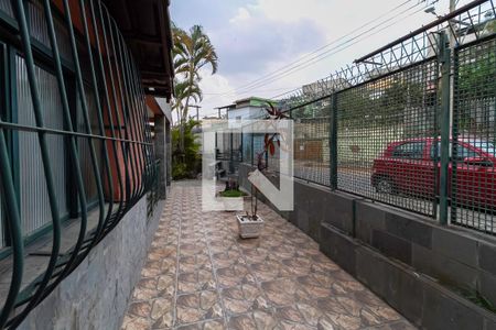 Casa à venda com 238m², 6 quartos e 5 vagas Casa à venda com 238m², 6 quartos e 5 vagasEntrada