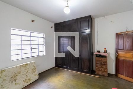 Casa à venda com 238m², 6 quartos e 5 vagas Casa à venda com 238m², 6 quartos e 5 vagasQuarto 2