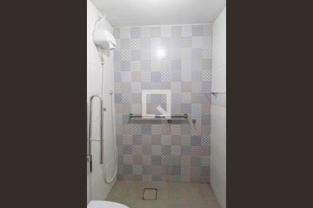 Casa à venda com 238m², 6 quartos e 5 vagas Casa à venda com 238m², 6 quartos e 5 vagasBanheiro social 2