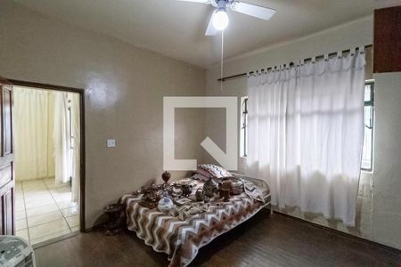 Casa à venda com 238m², 6 quartos e 5 vagas Casa à venda com 238m², 6 quartos e 5 vagasQuarto 3