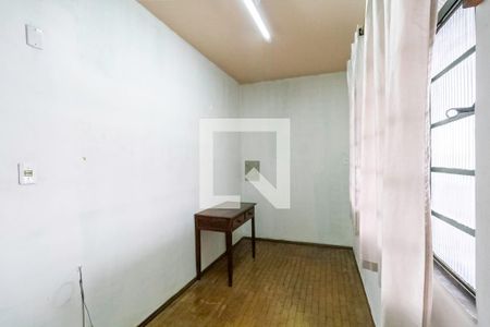 Casa à venda com 238m², 6 quartos e 5 vagas Casa à venda com 238m², 6 quartos e 5 vagasQuarto 4