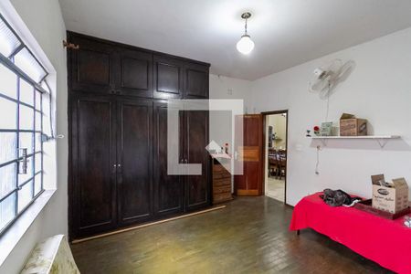 Casa à venda com 238m², 6 quartos e 5 vagas Casa à venda com 238m², 6 quartos e 5 vagasQuarto 2