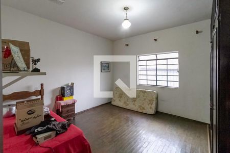 Casa à venda com 238m², 6 quartos e 5 vagas Casa à venda com 238m², 6 quartos e 5 vagasQuarto 2