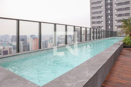 Studio à venda com 28m², 1 quarto e sem vaga Studio à venda com 28m², 1 quarto e sem vagaÁrea comum - Piscina