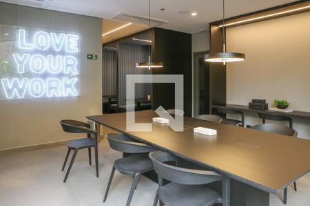 Studio à venda com 28m², 1 quarto e sem vaga Studio à venda com 28m², 1 quarto e sem vagaEscritório