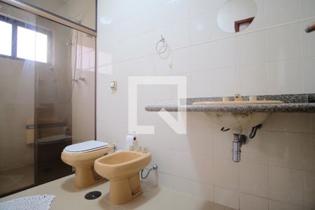 Casa para alugar com 238m², 4 quartos e 4 vagasBanheiro da Suíte 2