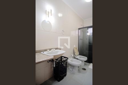 Casa para alugar com 238m², 4 quartos e 4 vagasBanheiro Social