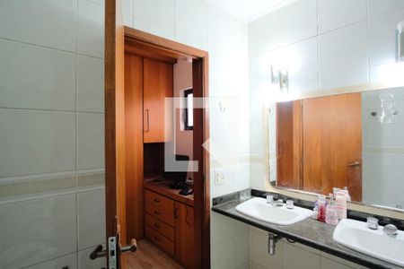 Casa para alugar com 238m², 4 quartos e 4 vagasBanheiro da Suíte 1