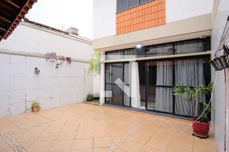 Casa para alugar com 238m², 4 quartos e 4 vagasQuintal 2