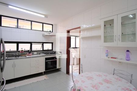 Casa para alugar com 238m², 4 quartos e 4 vagasCozinha