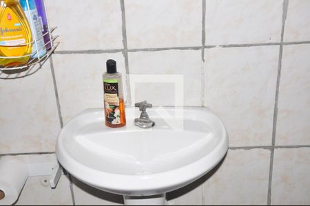 Casa à venda com 150m², 3 quartos e 2 vagas Casa à venda com 150m², 3 quartos e 2 vagasCasa 02 - Banheiro Social