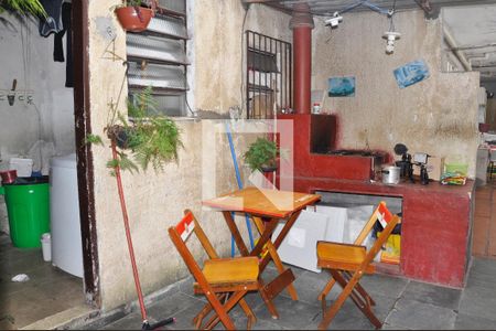 Casa à venda com 150m², 3 quartos e 2 vagas Casa à venda com 150m², 3 quartos e 2 vagasCasa 01 - Quintal