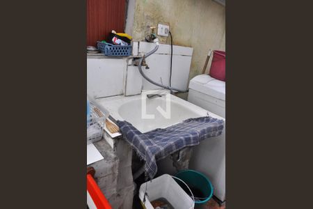 Casa à venda com 150m², 3 quartos e 2 vagas Casa à venda com 150m², 3 quartos e 2 vagasCasa 02 - Área de Serviço