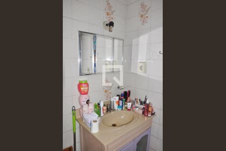 Casa à venda com 150m², 3 quartos e 2 vagas Casa à venda com 150m², 3 quartos e 2 vagasCasa 01 - Banheiro do Social Quarto