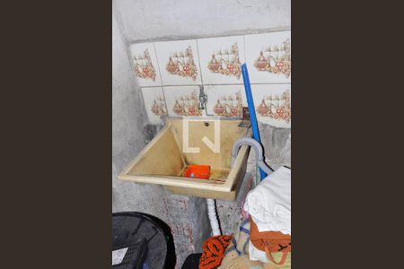 Casa à venda com 150m², 3 quartos e 2 vagas Casa à venda com 150m², 3 quartos e 2 vagasCasa 01 - Área de Serviço