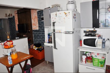 Casa à venda com 150m², 3 quartos e 2 vagas Casa à venda com 150m², 3 quartos e 2 vagasCasa 02 - Cozinha