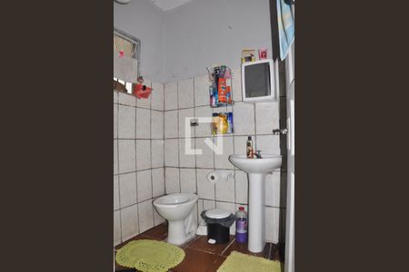 Casa à venda com 150m², 3 quartos e 2 vagas Casa à venda com 150m², 3 quartos e 2 vagasCasa 02 - Banheiro Social