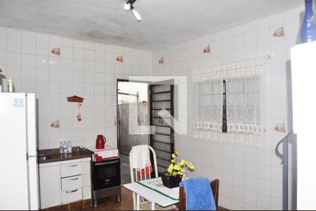 Casa à venda com 150m², 3 quartos e 2 vagas Casa à venda com 150m², 3 quartos e 2 vagasCasa 01 - Cozinha